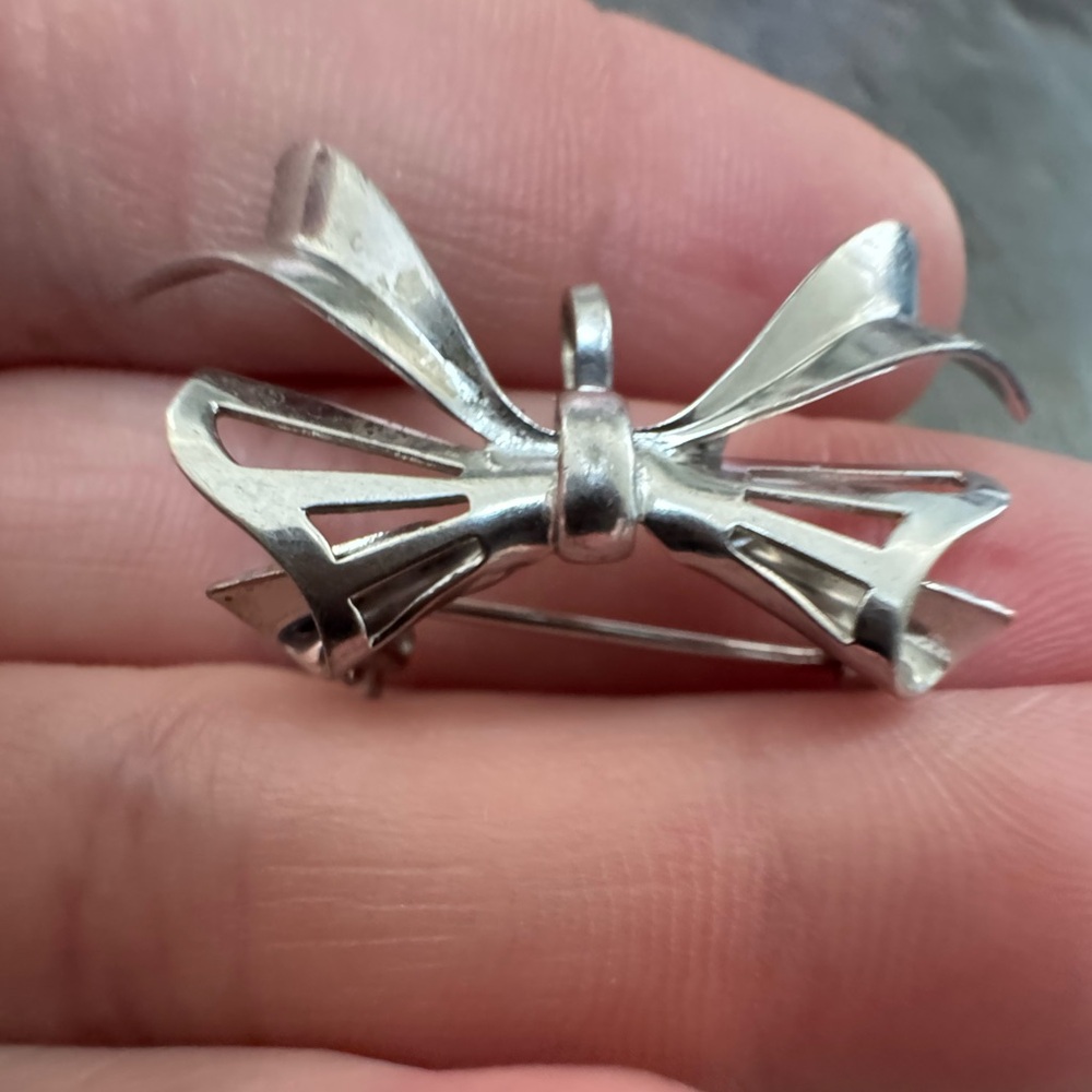 Vintage Sterling Silver Carl-Art  1940-50’s Art Deco 3D BOW Brooch Pin - 2.92g